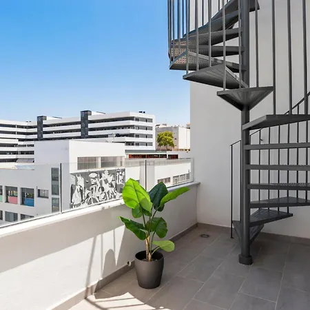 Luxury With Roof Terrace - *